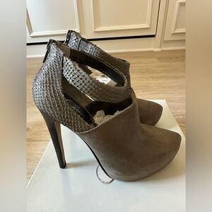 Jessica Simpson Grey Heel